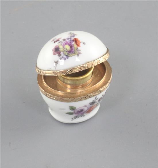 A Meissen porcelain thimble case, c.1750, height 3.3cm